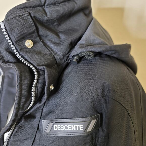 Vintage Descente Ski Jacket, Size 8US, Women's Coat, Black, Water-Resistant RARE - Picture 8 of 16